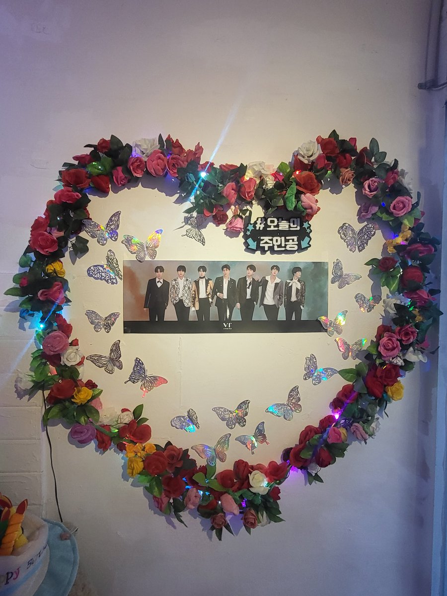 queserasera103's tweet photo. 방탄 데뷔10주년 ��페 놀러왔어요 @jk_97_95 @tone_manner077
#아미는_방탄소년단이란_우주에서_머물거야 #HAPPY_BTS_DAY https://t.co/YUZSVK0bZl