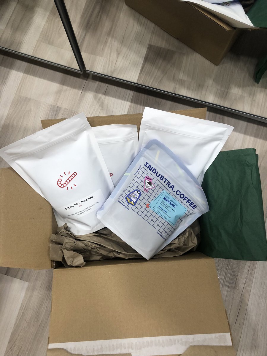 nohwnd's tweet image. Boxes of stuff arrived for #psconfeu, who’s excited? #pspester