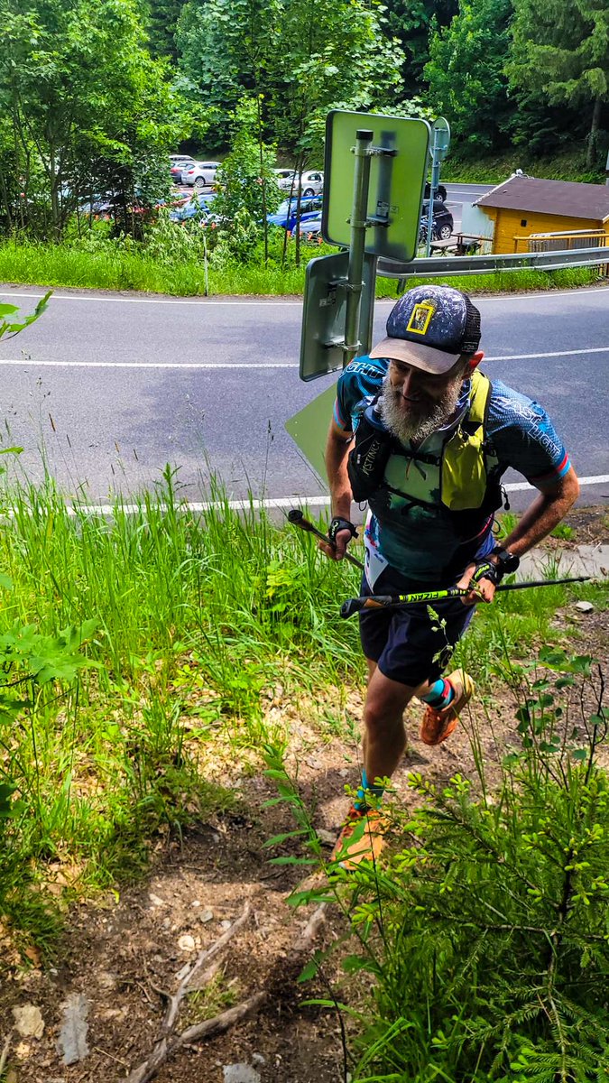 Ty delší akce jsou fajn. Rozklus je v prvním kole, výklus v posledním a mezitím řada občerstvovaček na zábavu a protažení.🙂
#ultratrailrunning