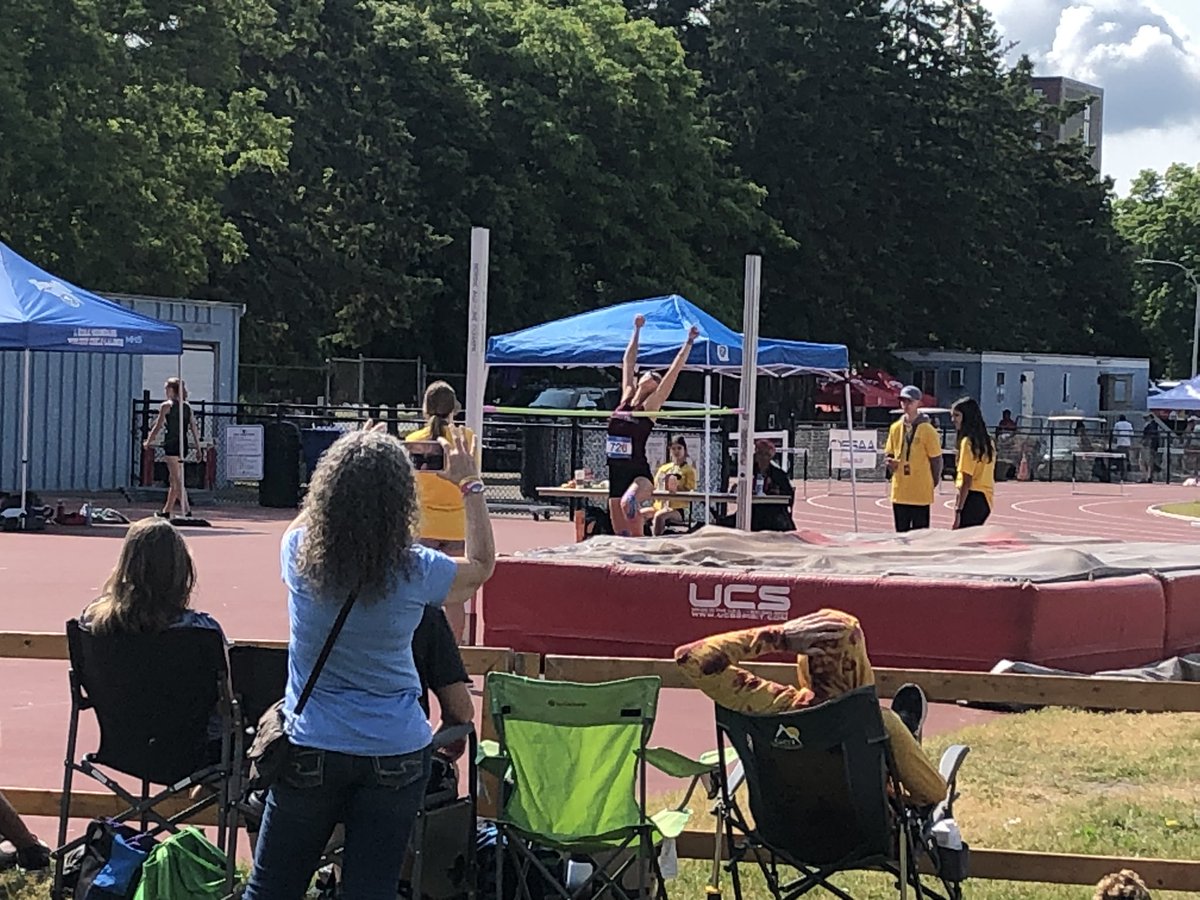 What an amazing weekend at OFSAA Track and Field for all Kingston Athletes. Some personal bests achieved, last competitions and future Falcons inspired! @FSSprops