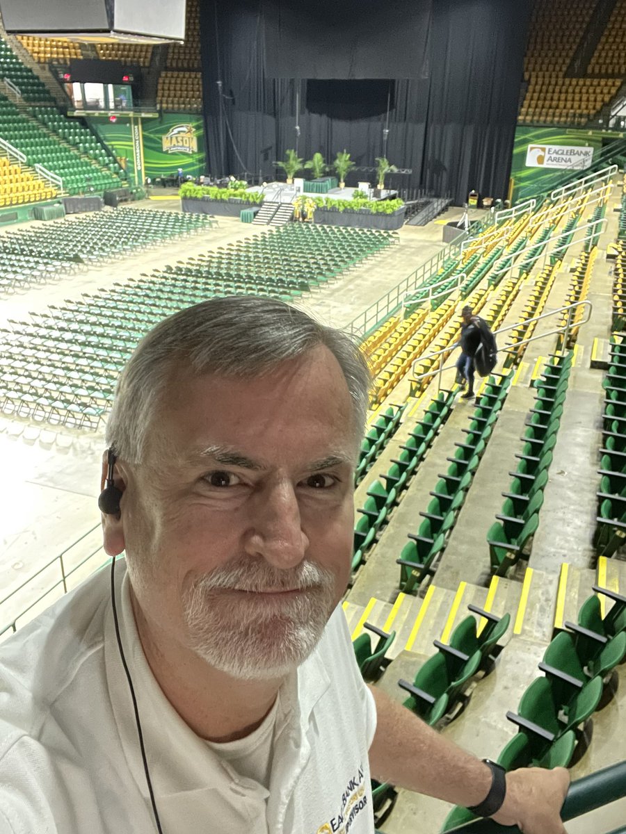 PAW_1963's tweet photo. That is a wrap—the end of my graduation season, working over 20 grads, fewer than the past years, but still a lot on top of full-time teaching! I also just celebrated my 5-year anniversary this week. Worked hundreds of events and met 1000s of patrons! Future unknown?! #secondjobs https://t.co/uusIKI0euw