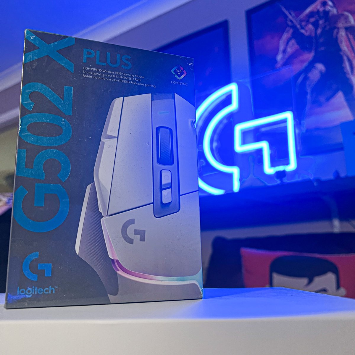 It’s Monday.. so how about a giveaway?

I have a DOPE <a href="/LogitechGUK/">Logitech G UK</a> G502 X to giveaway, it’s the wireless mouse I use, who wants it?  

❤️ Like this tweet
♻️ RT this tweet 
👥 Follow me! @mavitivo 

Worldwide Giveaway ✅