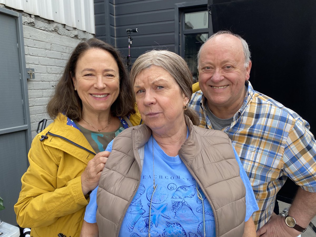 Series 7 shoot has begun!🎬 #TwoDoorsDown ⁦⁦⁦⁦<a href="/bluntasatack/">Gregor Sharp</a>⁩ ⁦⁦⁦<a href="/Simoncarlyle/">Simon Carlyle</a>⁩ <a href="/MrGoslingFuller/">Ben Gosling Fuller</a>⁩ ⁦<a href="/ArabellaWeir/">Arabella Weir 💙</a>⁩ #ElaineCSmith #AlexNorton ⁦<a href="/bbcstudios/">BBC Studios</a>⁩ ⁦<a href="/BBCOne/">BBC One</a>⁩