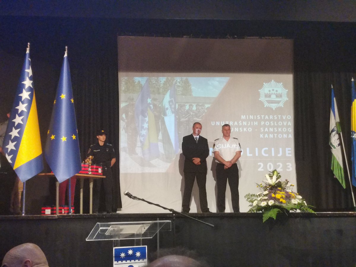 SenadZlatar's tweet photo. @UNDPBiH work much appreciated among partners in law enforcement community in 🇧🇦. Plaque of appreciation awarded to @UNDPBiH on the occasion of   the Day of Police of Una-Sana Canton. Many 🙏 to our UN MPTF donors on SALW-related projects 🇩🇪🇬🇧🇸🇪🇫🇷🇳🇱🇳🇴 &amp; 🇪🇺 &amp; @UNDP_SEESAC support https://t.co/241RGG6Xlc