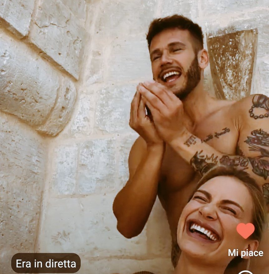 78emma778's tweet photo. Fuori dai casini vari e dal gossip ci sono loro che pensano solo a vivere la loro felicità.. #makit #nikiters @matteodiamante @Uraganonikita https://t.co/gl4qogox6I