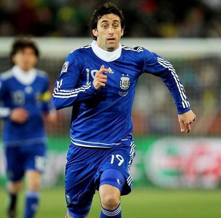 Happy birthday Diego Milito   