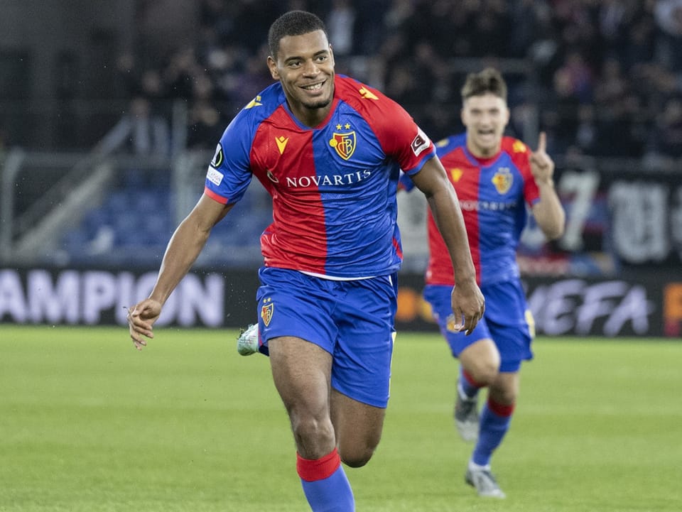 solofichajes123's tweet image. Publica @DiarioDAlmeria que la @U_D_Almeria negocia con Andy Diouf, mediocentro internacional sub'21 francés elegido mejor futbolista joven de la Conference League por el que el Basilea ejerció hace unas semanas su opción de compra por 5'5 millones de euros