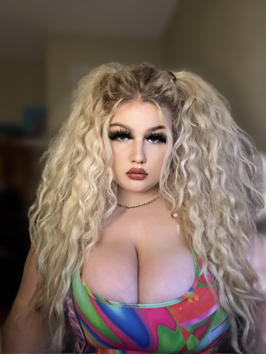 Too many Barbie’s 💗

I had to be a spoiled rich bratz 🫶🤭😈