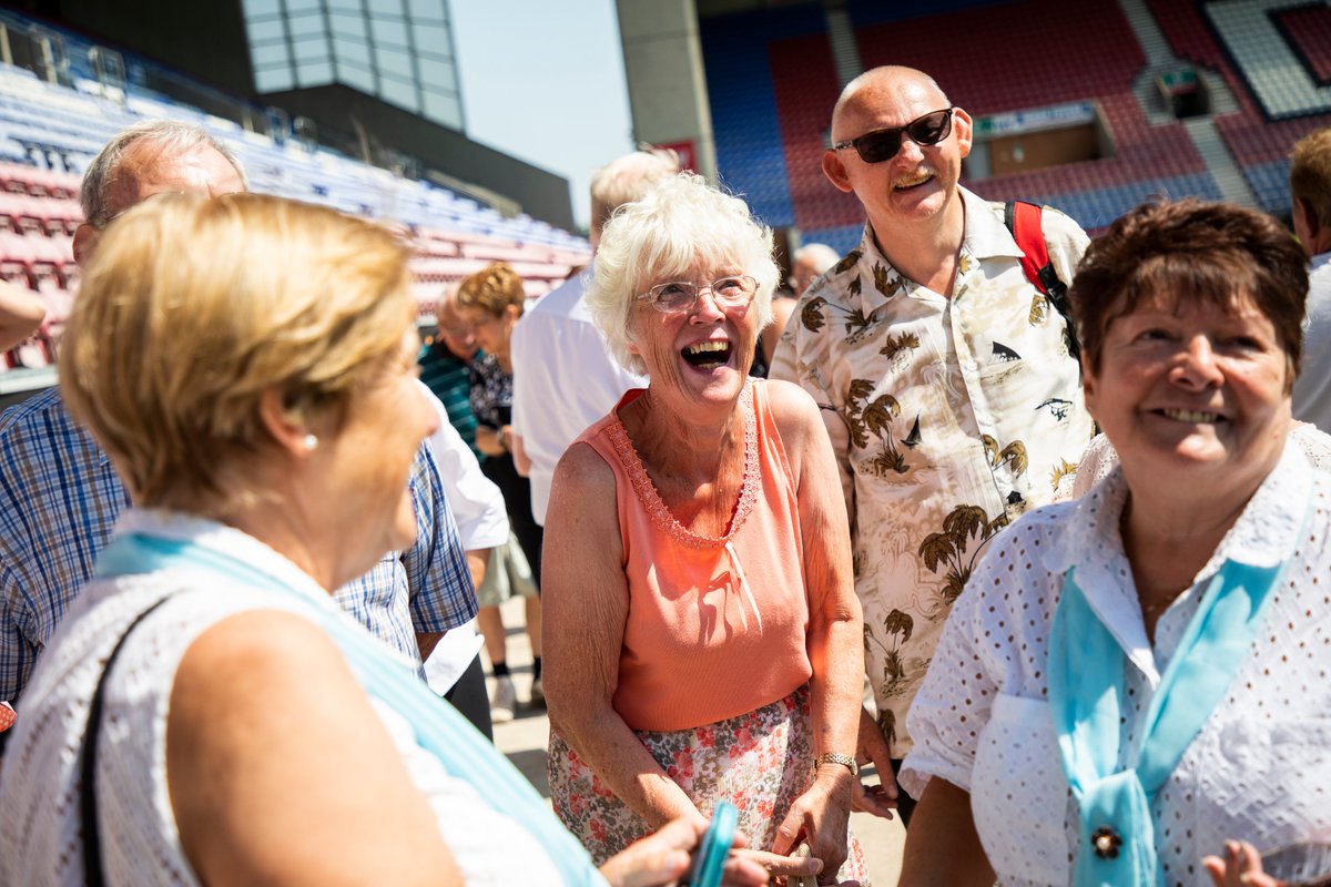 EFL_Community's tweet photo. In the season 2020/21, more than 3โฃ,2โฃ0โฃ0โฃ participants engaged with #ExtraTimeHubs.
Just one of the initiatives delivered at Club Community Organisations all over the country to provide older people with social and physical activities.
#LonelinessAwarenessWeek https://t.co/RLCCGUytV9