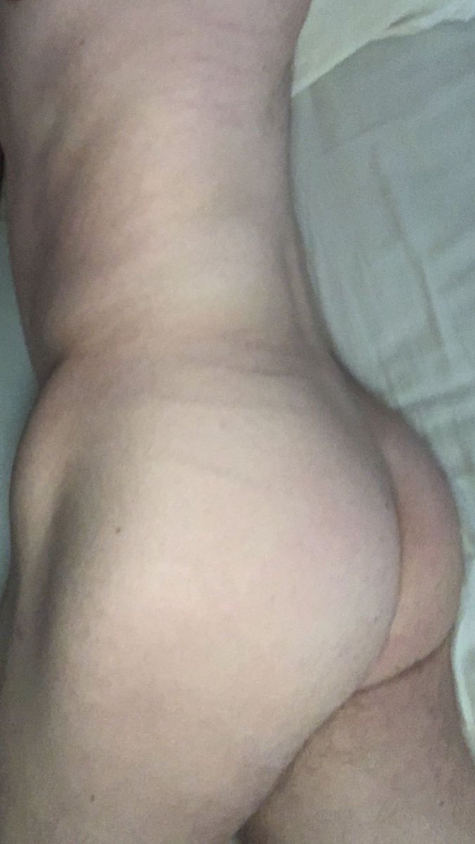 p35300660's tweet photo. @STwink23 Use me to help drain them please 🥺 https://t.co/qWEx8IUhmR
