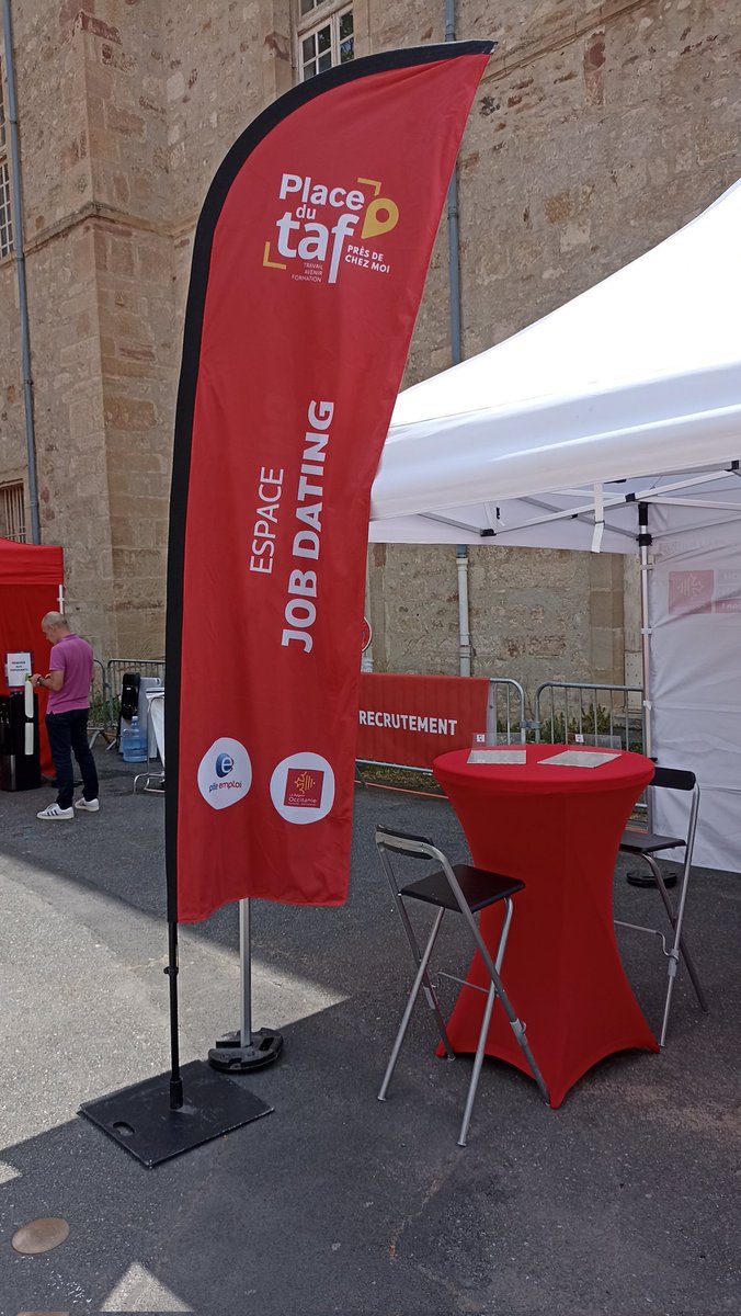 DroulinL's tweet photo. 📢c'est parti ! 
Première Édition Place du TAF à #Lodeve en partenariat avec la  Région #Occitanie, l'agence #poleemploi de #clermontlherault se mobilise pour l'#emploi. Job dating,conseils formation , orientation... #VilleLodeve @Poleemploi_oc https://t.co/wFmxEU9fKT