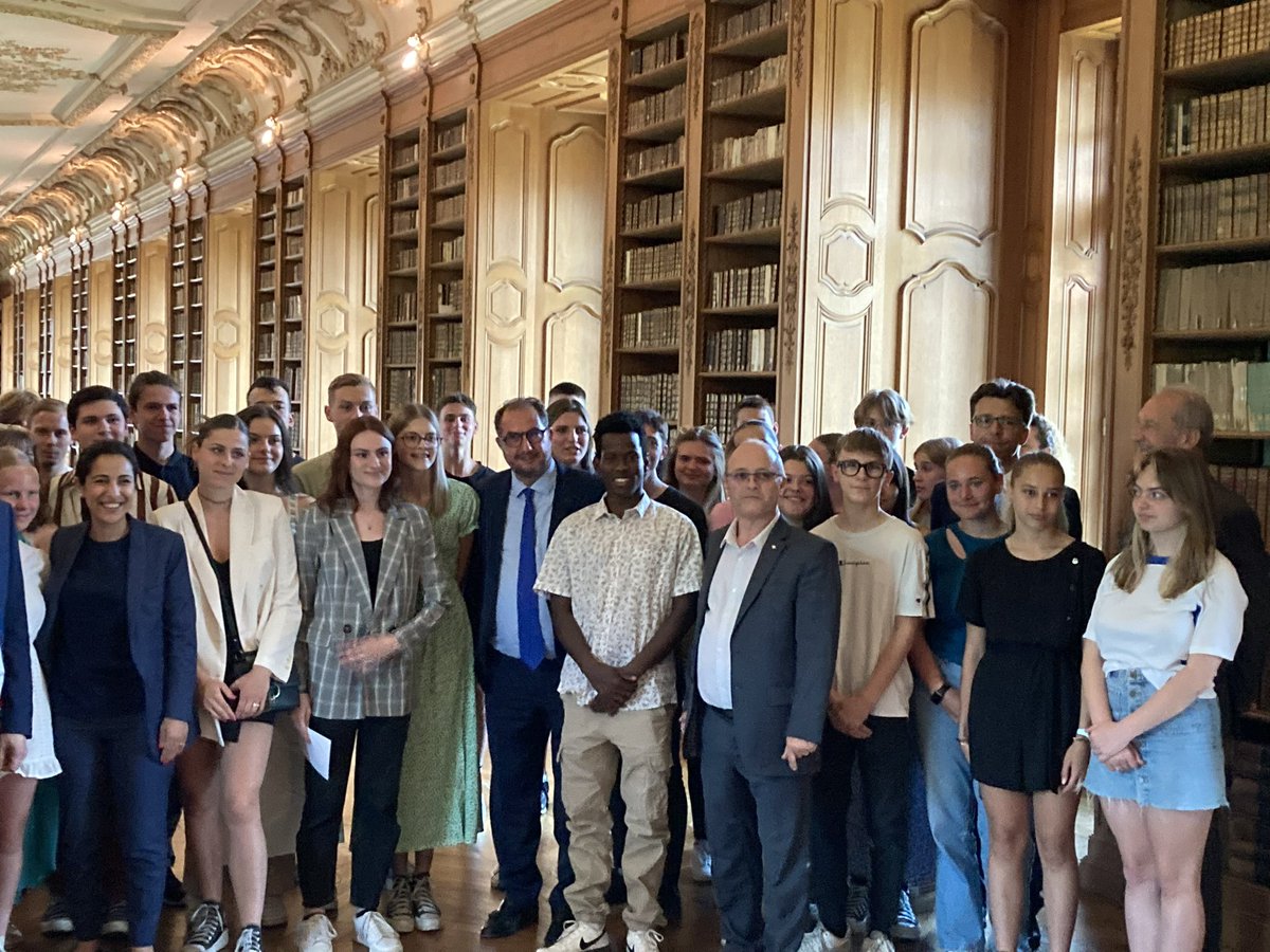 Visite de <a href="/sarahelhairy/">Sarah EL HAÏRY</a> pour échanger et débattre avec les jeunes du <a href="/deptmeuse/">Département Meuse</a> Merci à elle pour sa présence, son écoute et son dynamisme.
Je suis une nouvelle fois très fier de la qualité et la maturité des propositions effectuées par les jeunes Meusiens