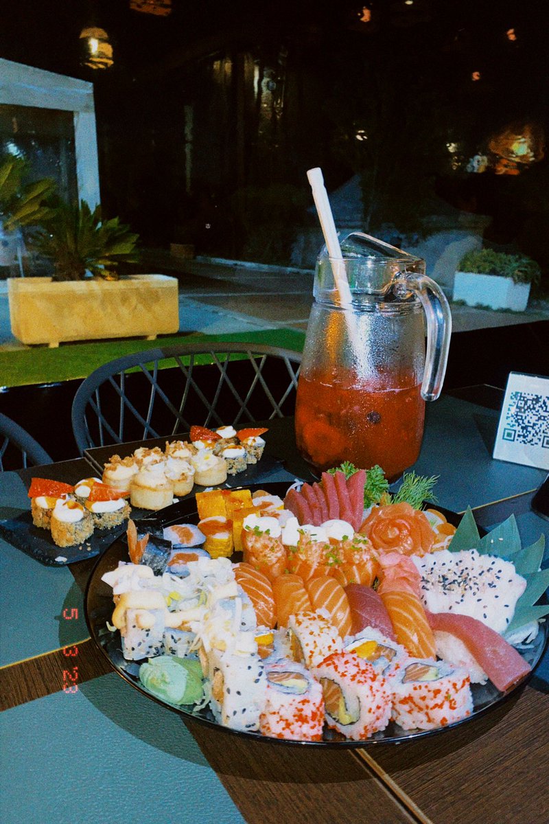 Amores (sushi) vícios (sushi) obsessões (sushi)