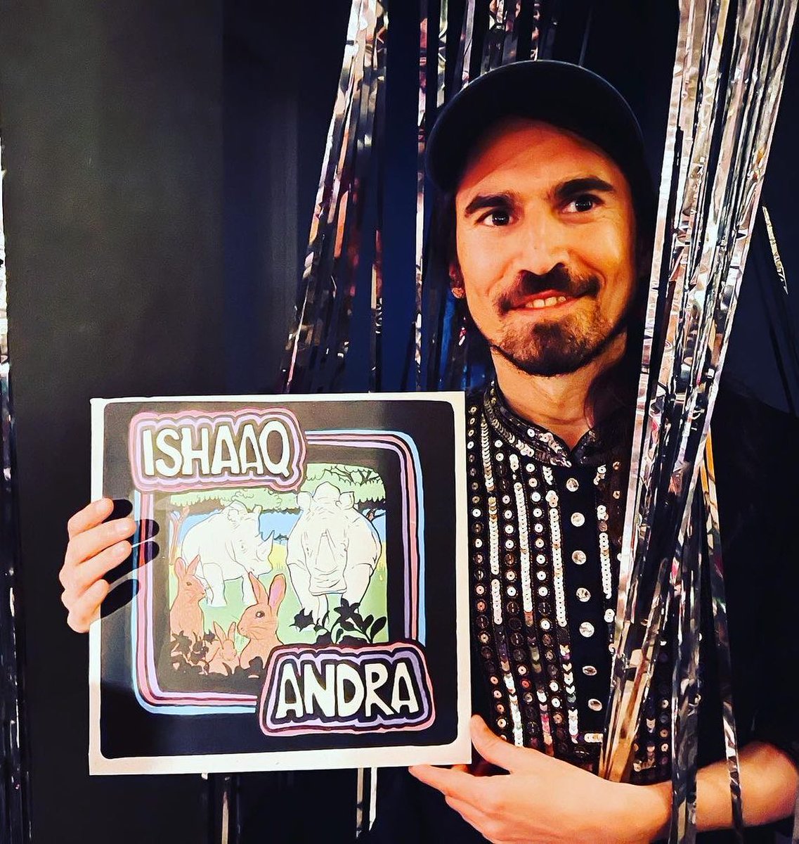 EvolutionMusiLP's tweet image. Check out the incredible fusion of Swedish and Indian music as Ishaaq unites his roots in Tamil Nadu and Norrköping! Experience the mesmerizing blend of ragas, tablas, organs, and beats in his psychedelic fusion.

cooprecords.se
image alt text for details