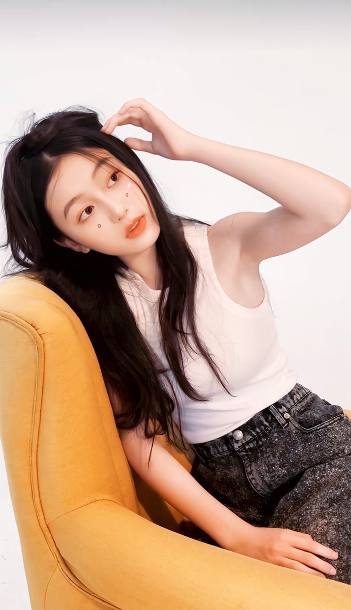 woaiyangmi5's tweet photo. 骚佳欣的奶子好大
#裴佳欣 https://t.co/JeYvXZwHzc