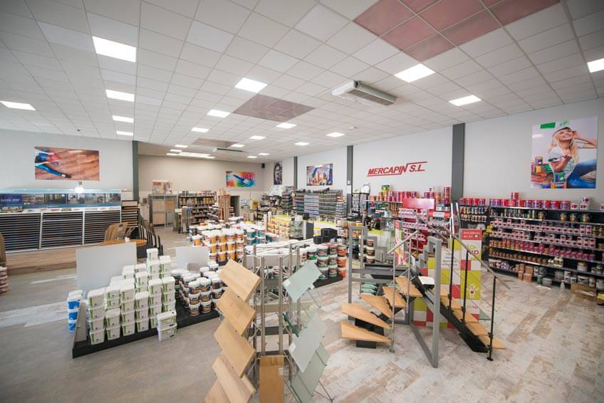VillalbaenP29's tweet photo. Mercapin, tienda de #pinturas que trabaja con las mejores marcas y ofrece en el #P29deVillalba soluciones a medida. Los mejores productos y un estupendo servicio en #tarimas, #puertas, #armarios, #escaleras y platos y mamparas de #ducha. https://t.co/xRIoXGiXsg https://t.co/hZ4ClBZxJj
