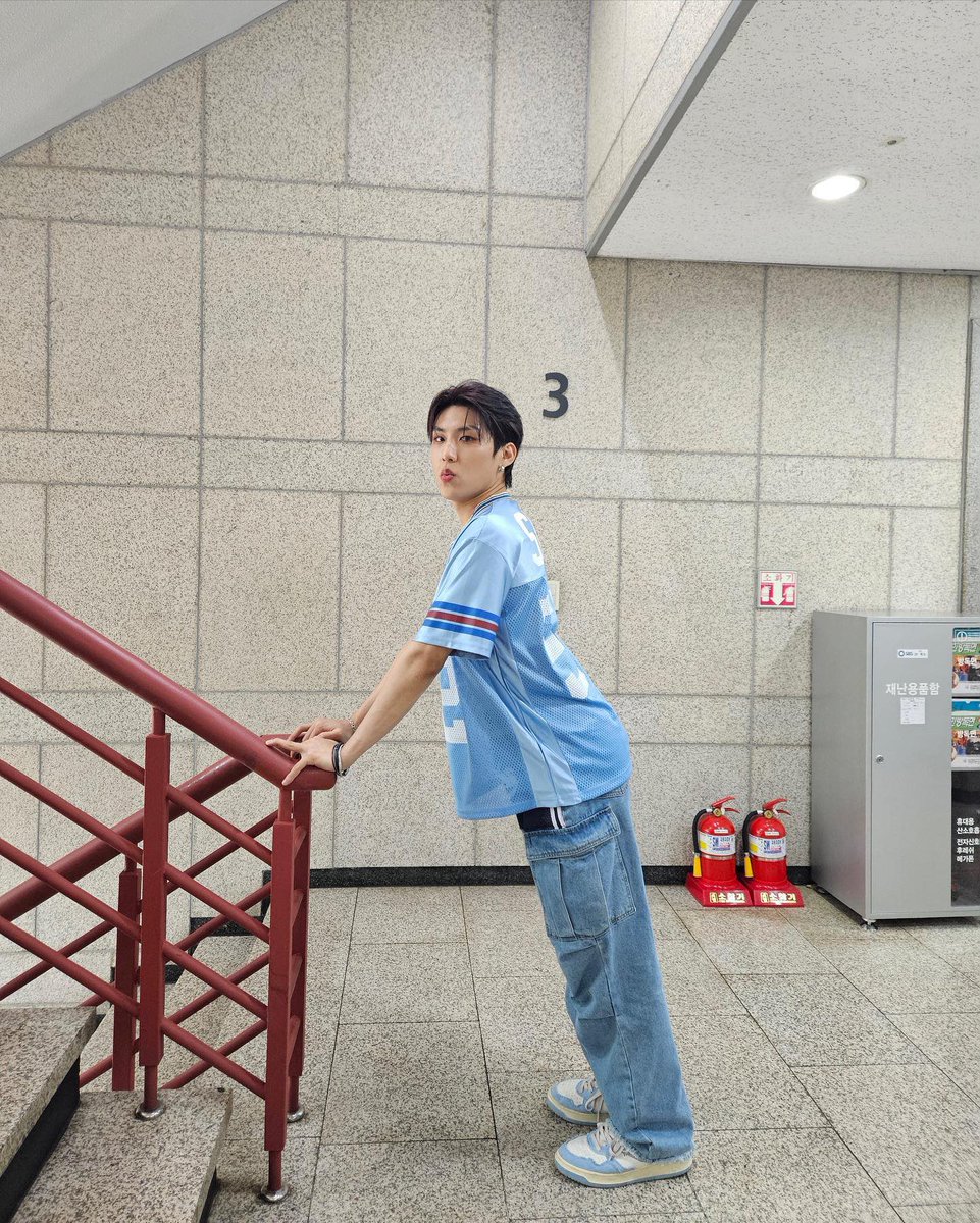 dnwlsejrwlf3's tweet photo. 공식 인스타그램 #AB6IX #박우진 

[ 인가까지 마무으리~~ ]

https://t.co/dEzM6jKX5j https://t.co/pTJ76WhE9V