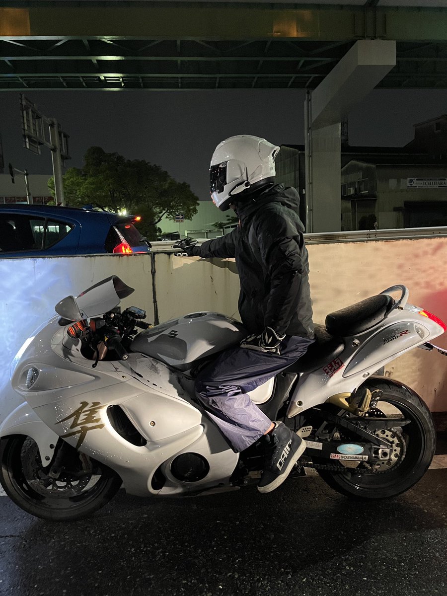 ryu1300R's tweet photo. 家に置いてるバイクが増えたので🫠

名前 : ryuji
性別 : 男
年齢 : 22
身長 : 180cm
住み : 愛知県尾張(知多)
愛車 : 隼、ストリートファイターV4S、GSXR250R、M796(仮)
好き : 睡眠、バイク、お菓子

 #バイク乗りとして軽く自己紹介
#バイク乗りと繋がりたい #隼 #StreetFighterV4S  #M796 https://t.co/3MDOBtXc5p