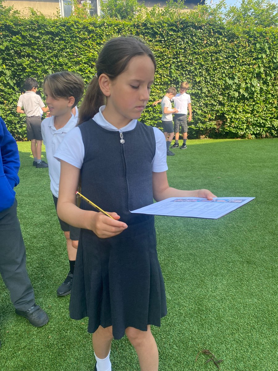 groveparksch's tweet photo. #outdoorlearning Year 4 took maths outside today to begin understanding angles as turns #whiterosemaths #year4maths look at the concentration on their faces!!! https://t.co/7ZXUidh54M