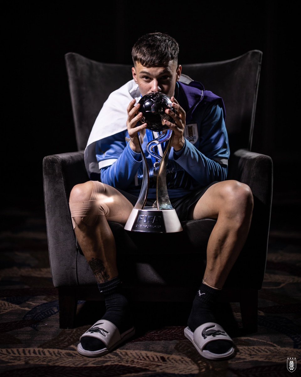 👋🏼 ¡𝐇𝐨𝐥𝐚, 𝐜𝐚𝐦𝐩𝐞𝐨𝐧𝐞𝐬 𝐝𝐞𝐥 𝐦𝐮𝐧𝐝𝐨!

Primero, buen día. Y segundo… je, ¡nos vemos en la caravana! 

#ElEquipoQueNosUne