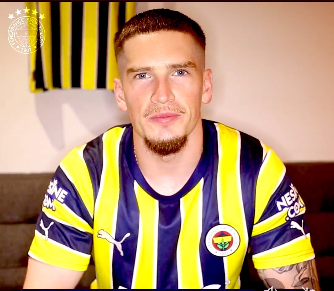 GURME BİLGİ 👇🏻

🐊 Fenerbahçe’nin yeni transferi Ryan Kent, vahşi hayvan beslemeyi seviyor. Glasgow’daki evinde timsah besliyordu.