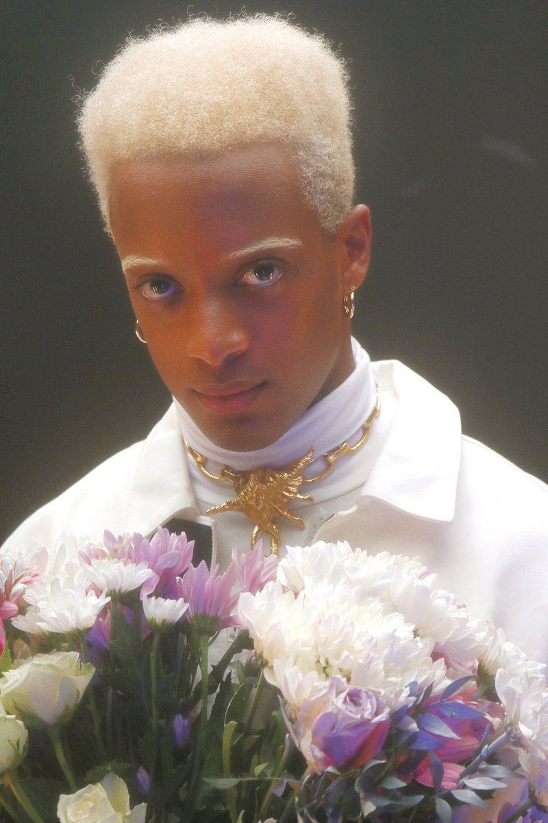 SNACKmag's tweet image. A few hours before his set at @hiddendoorarts, @billygotwaves  spoke to SNACK about his influences and his uniquely futuristic brand of hip-hop.

"I feel like I just make what I want to make and I feel like that kinda comes through in the music."

 snackmag.co.uk/billy-got-wave…

💛