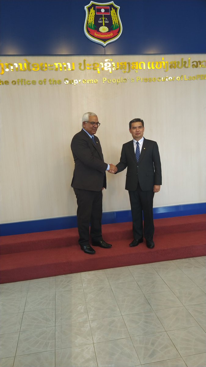 Oscar_CubaTSP's tweet photo. El Fiscal General de Laos Yaysana Khotphouthone, nos recibió con la alegría y respeto que tiene por el pueblo de Cuba. Hice extensivo el saludo entrañable de la Fiscal General @yamilapenao. Ambas instituciones sostienen sistemático intercambio a partir de Acuerdo de Colaboración. https://t.co/weBN5Y6ZfW