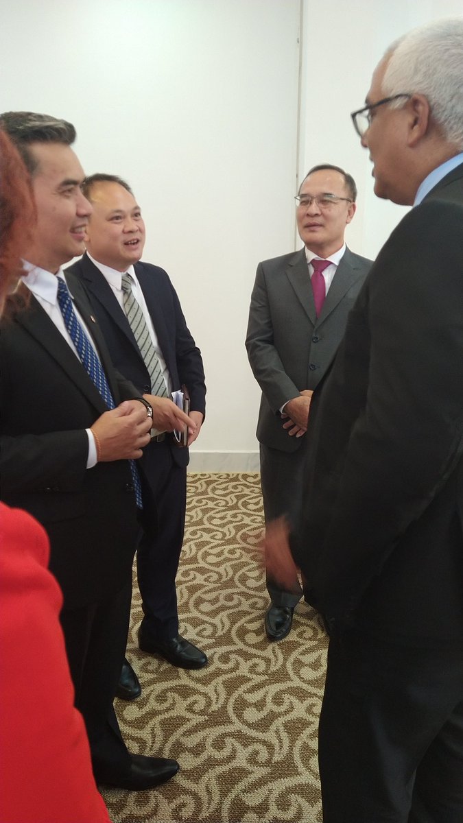 Oscar_CubaTSP's tweet photo. El Fiscal General de Laos Yaysana Khotphouthone, nos recibió con la alegría y respeto que tiene por el pueblo de Cuba. Hice extensivo el saludo entrañable de la Fiscal General @yamilapenao. Ambas instituciones sostienen sistemático intercambio a partir de Acuerdo de Colaboración. https://t.co/weBN5Y6ZfW