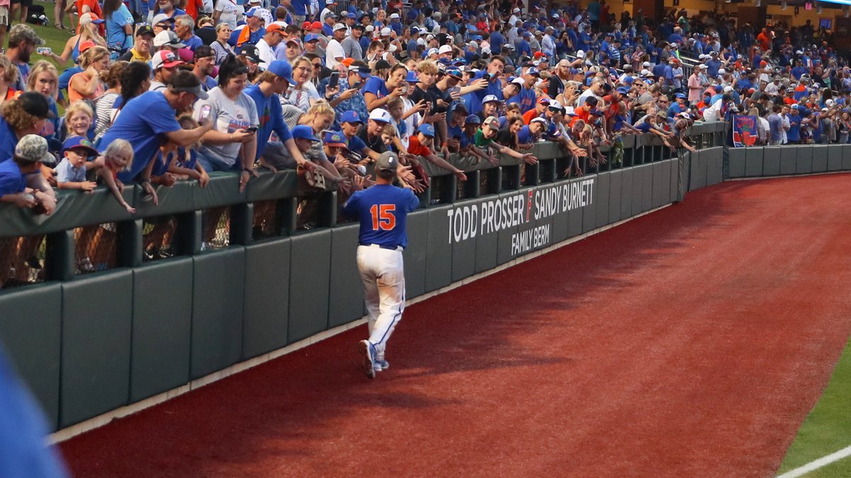 GatorsBB's tweet photo. Did it for y'all 💙

#GoGators https://t.co/DRzZeMj8OT