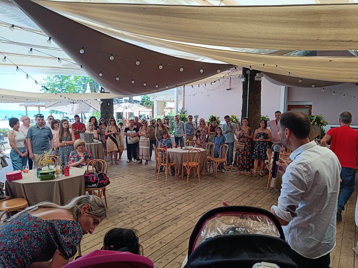 MartayMariaCLN6's tweet photo. Ayer fue un día de celebración. Con motivo del reciente día del Batten, organizamos una comida solidaria en @HVORAMAR donde os contamos la actualidad de las investigaciones que se están llevando a cabo sobre el Batten #curebatten Gracias a todos los asistentes por seguir apoyando https://t.co/Ph54VsA5YB