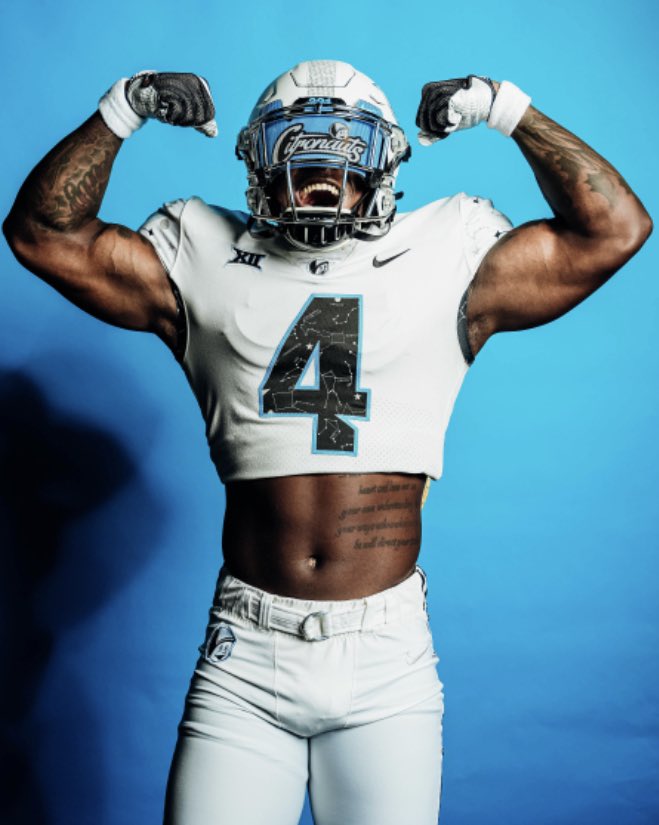 pressure_3's tweet photo. Charge on !⚔️⚔️⚔️ #Ucf #committed https://t.co/xuGQv328Jt