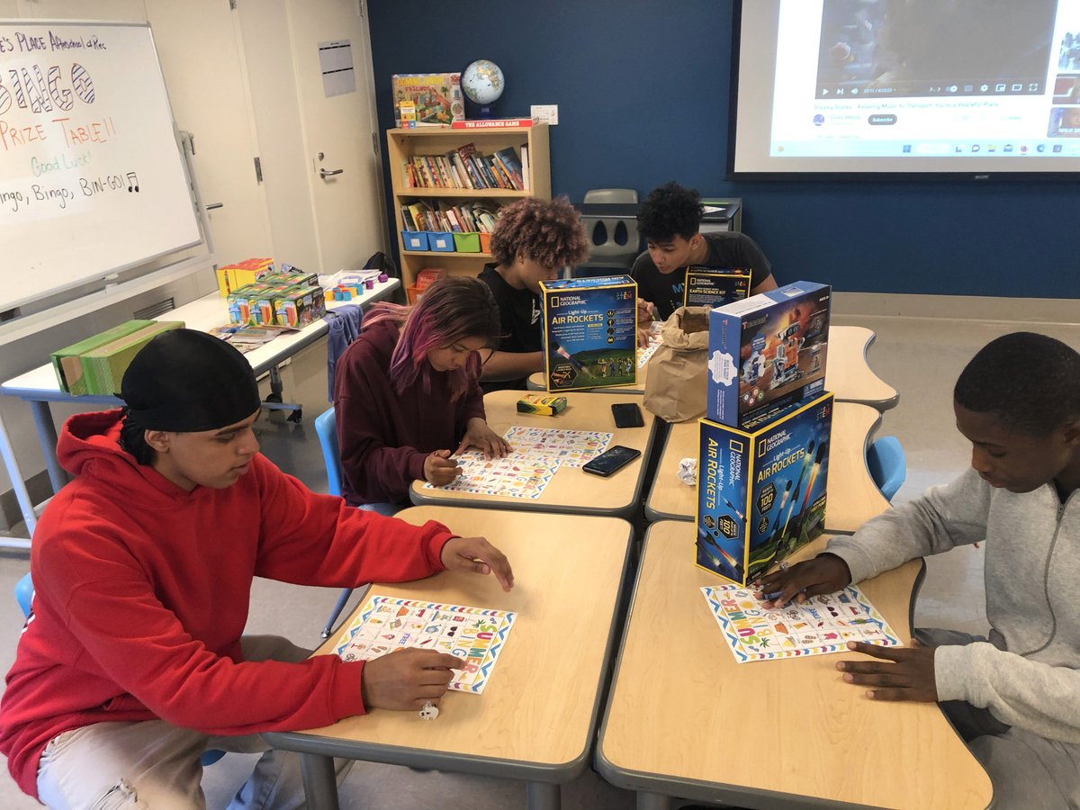 HFH_NYC's tweet photo. Allie's Place #Afterschool recently hosted a “Bingo Night.” The Gators were excited to participate for their chance to win prizes &amp; by the end of an intense series of games, each player had won a round. The group is eager for the next competition!🏆 #APAfterschool #APGators https://t.co/tgAH6MrU9c