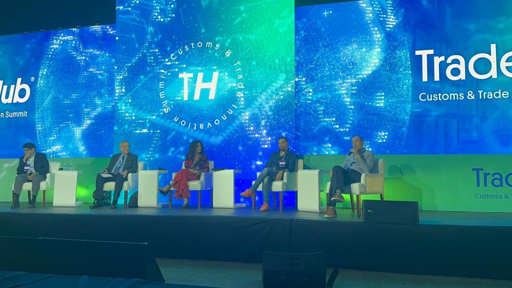 rokk3r_inc's tweet photo. Last week, @rokk3r_inc Managing Partner @LorenzodeLeo_ participated at #TradeHubSummit. He shared his experience in #DigitalTransformation and lead a masterclass on #CorporateInnovation. Contact us to learn more about how we empower #organizations to drive #innovation!🚀 https://t.co/rsmPBiBX6x