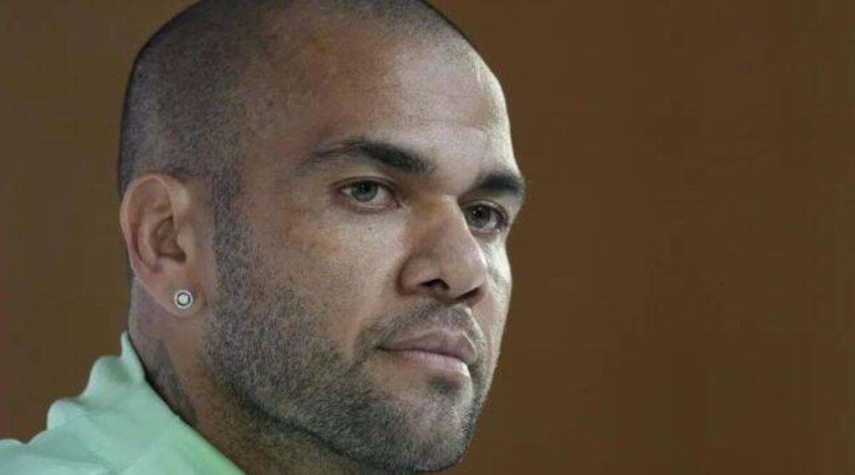 SunoSamachar's tweet image. Unfortunately, justice delayed for Dani Alves as Spanish Court denies his plea for freedom amidst ongoing investigation of sexual assault allegations. Our thoughts are with all parties involved in this case." #DaniAlves #SexualAssaultProbe #JusticeDelayed