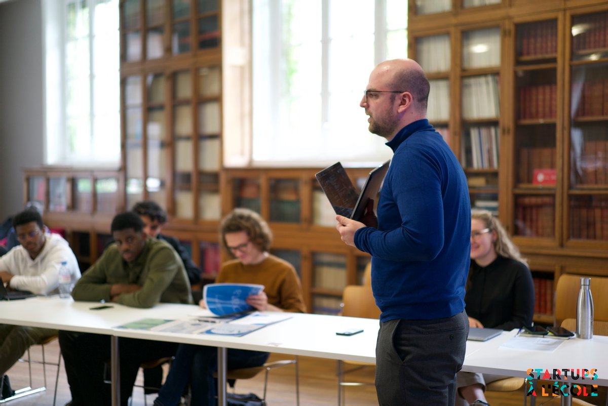 Les élèves de 1ère année BTS Communication du lycée Champlain sont venus soutenir leur travaux devant Antoine et Gautier de la startup <a href="/datapolitics_fr/">Datapolitics</a> 🦉 Pendant 5 mois, les étudiants ont travaillé sur la meilleure recommandation de #stratégie de #communication 📣