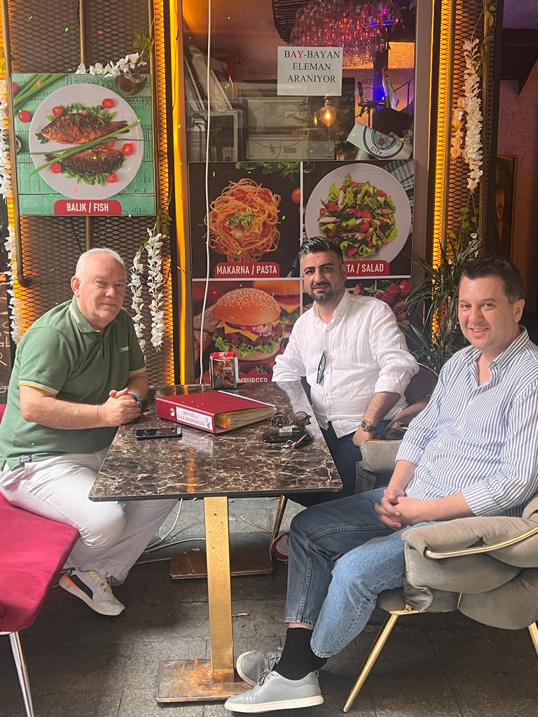 Bir önceki İl Başkanımız Sayın Mehmet Ali OĞUŞ beyefendi ile son gelişmeleri değerlendirdik. 

Kendilerine ziyaretlerinden ötürü teşekkür ederiz.