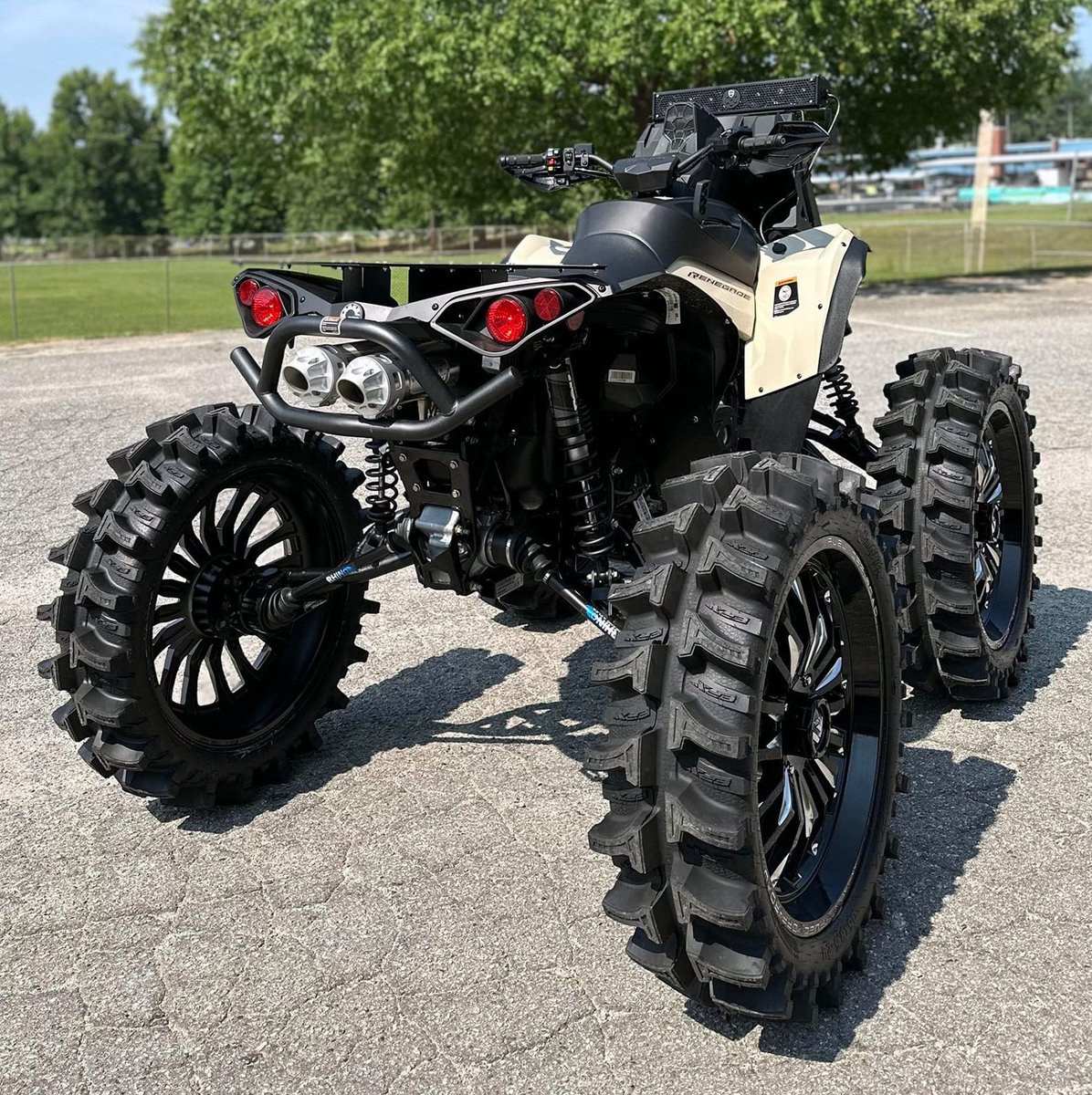 superatvtweet's tweet photo. 💪 This @canam #RenegadeXMR turned out sick! @asapowersports get it hooked up with an #SATV 6" lift kit with #RhinoAxles, spinning 35" tires! 😎🦏 #LetsRide #BuiltforBattle
#superatv #satvnation #teamsuperatv #fuelwheels #satvsuspension #mudding #canam #canamrenegade #1000xmr https://t.co/Q1tnNtBzMH