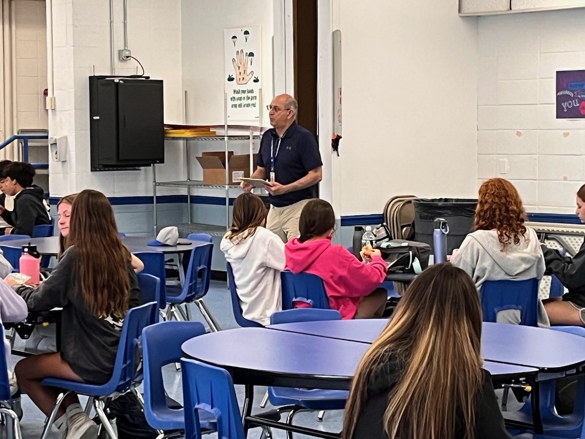 Thank you to Long Beach School District's Athletic Director, Arnie Epstein for spending time with our 8th-grade students and explaining the high school sports requirements. Remember Fall Sports begin in August!