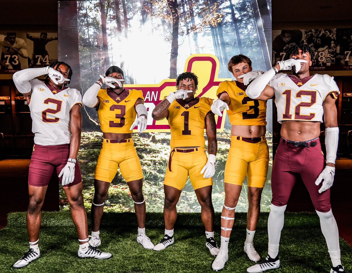 The #Gophers had an impressive recruiting weekend, and their class now ranks 12th-best in the country. 

@TonyLiebert breaks down their four (4) most recent commitments from #SummerSplash gopherhole.com/boards/threads…

A thread 🧵