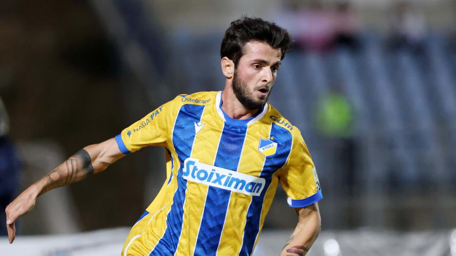 APOELinsider's tweet photo. Καλοβλέπουν το ενδιαφέρον του Άρη για Κβιλιτάια στο ΑΠΟΕΛ.Στο μυαλό της διοίκησης είναι να κλείσουν τρύπες με έμψυχα ανταλλάγματα αλλά κ ένα σεβαστό ποσό στα ταμεία.Ήδη γνωρίζουν κ ποιους παίκτες θα ζητήσουν αλλά κ το μέγεθος του οικονομικού ανταλλάγματος-κοντά στις 500χιλ https://t.co/I62zOiMt6C