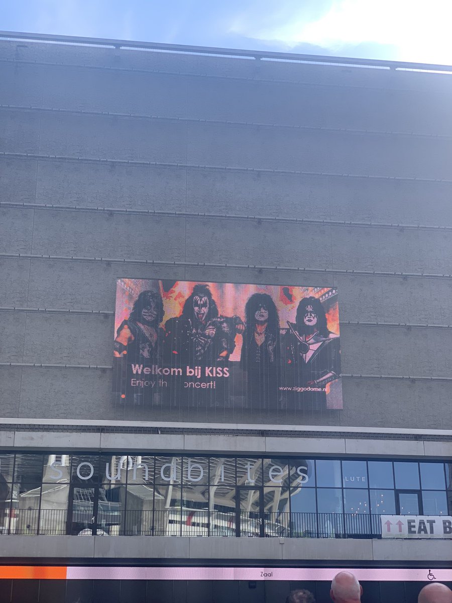 Danouschka's tweet photo. Oké oké… nog 1 keer dan! #KISS #Ziggodome https://t.co/N2mdzgPxuz