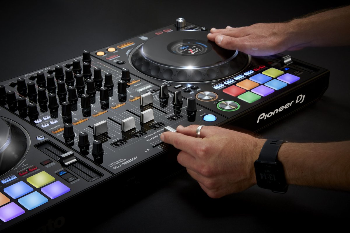 PCDJSoftware's tweet image. Pump up the volume because DEX 3 now supports 110+ DJ controllers, including some new additions from Pioneer DJ. 

Check out the complete updated list 👉 pcdj.com/dj-controllers/ 

#DEX3 #DJControllers #PioneerDJ