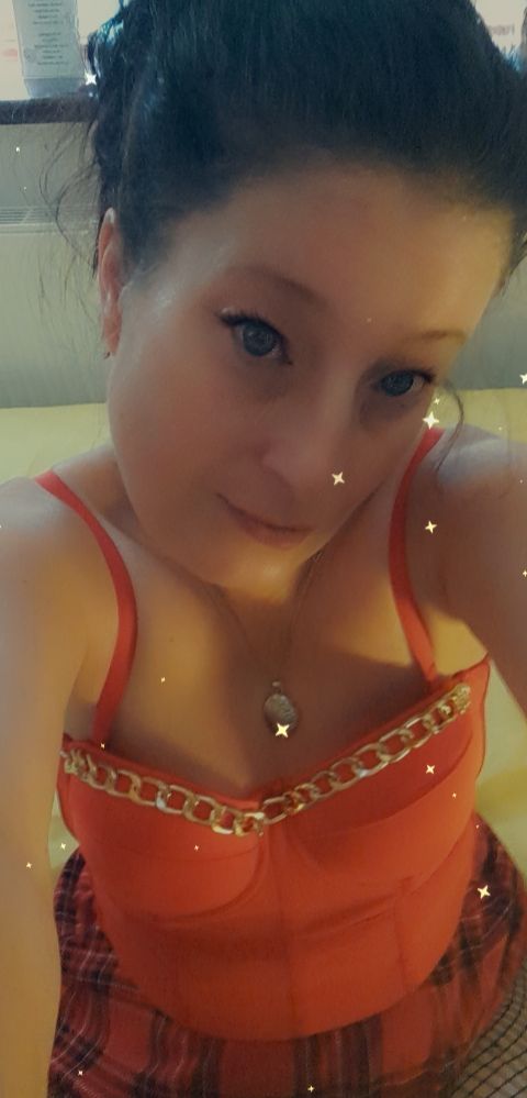 Subscription only 7,99 
Linkin my bio. 
Cum say hi