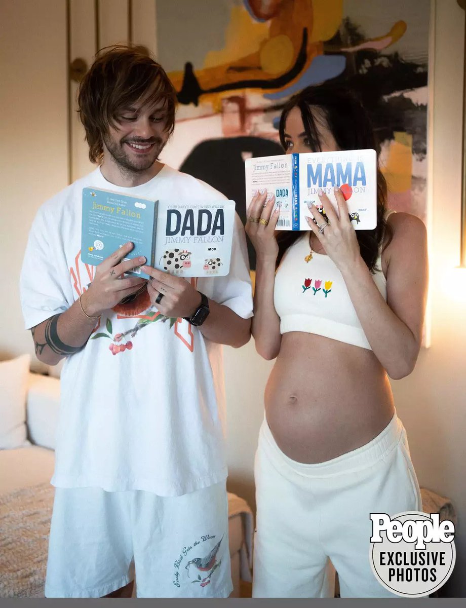 Tha5SOSFamily's tweet photo. Michael with Crystal in People Magazine (2/2) 

Full story linked here: https://t.co/TMI63gBA0w https://t.co/XRweNusNFY