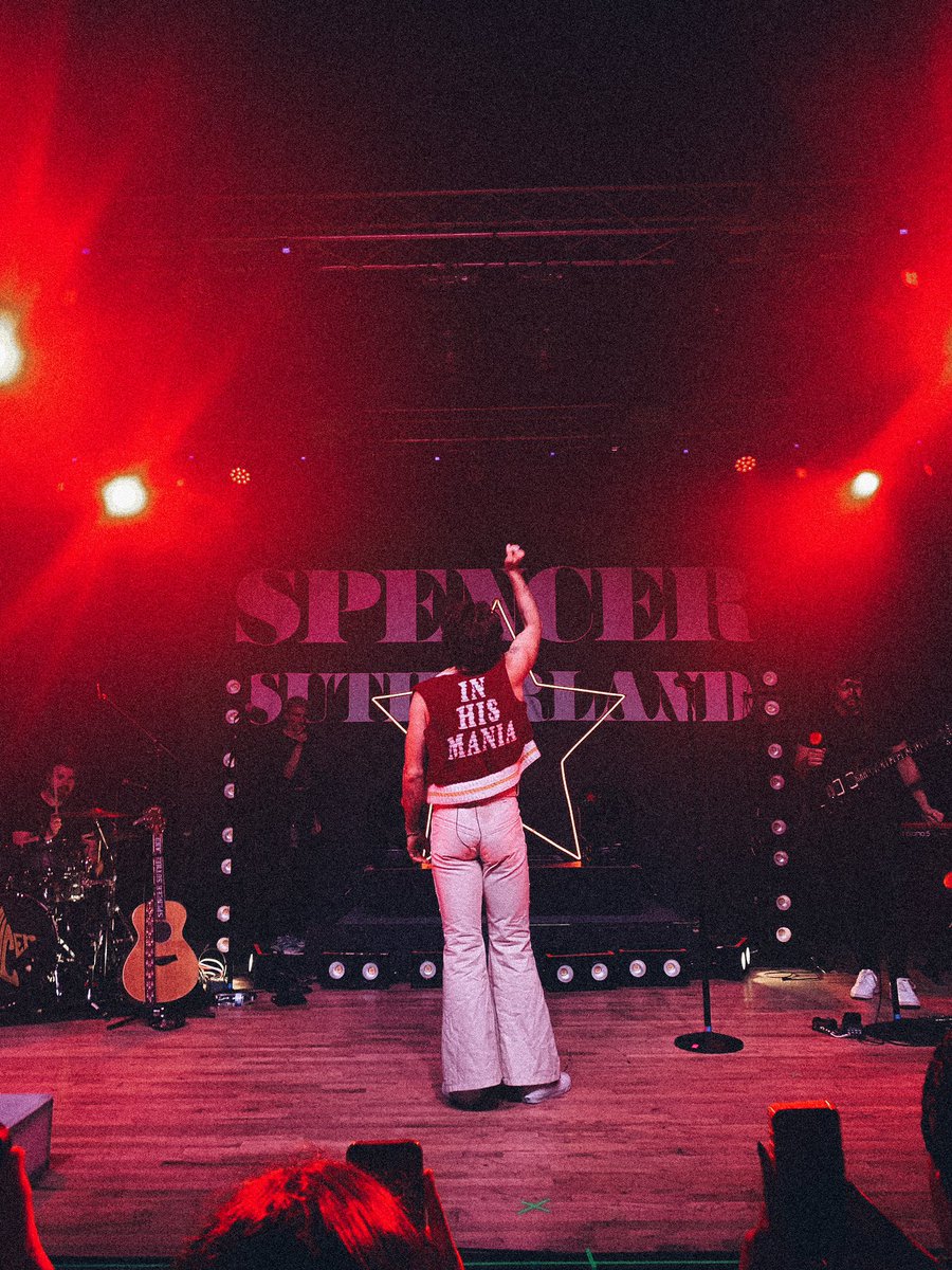hotelxxandrea's tweet photo. just finished watching all the in his mania tour videos …😭 come back to atlanta #inhismania @spencermusic https://t.co/vZHaDkqOvw