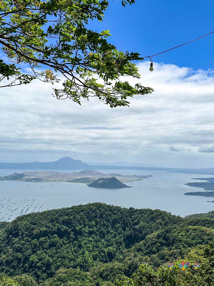 SouthSnippets's tweet photo. PHIVOLCS ADVISORY: Taal Volcano has been showing signs of activity 🌋

Taal Volcano emitted 900-meter tall plume in past 24 hours —PHIVOLCS

READ FULL STORY: https://t.co/U5cnT0xIxk

#SouthAlerts #TaalUpdate #Batangas #Cavite https://t.co/viHSaDiby9