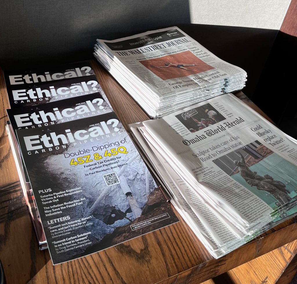 Video of the mobile billboard outside the ethanol conference in #OMA today: youtu.be/q7bliz-iyf8 We stand with ethanol producers and want to see @PHMSA_DOT @SecretaryPete put rules in place for carbon pipelines. Check out the🗞️@Bold_Alliance created pipelinefighters.org/news/omaha-eth…