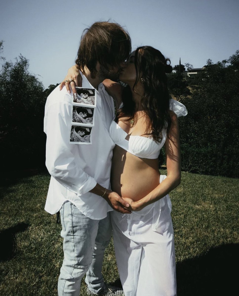 5SOS Updates! tweet media