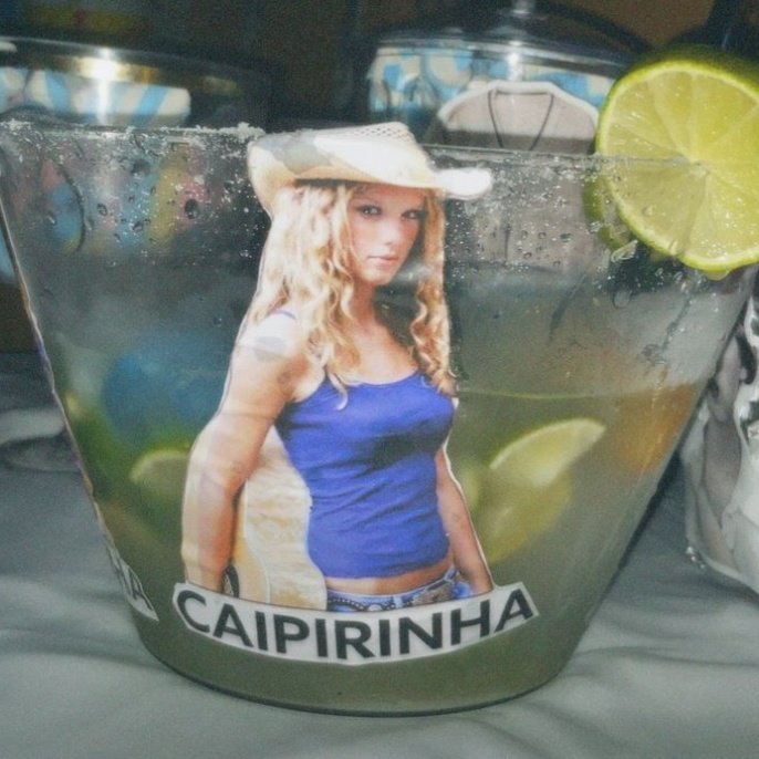 lifeoutofseries's tweet photo. Mas tem que ser essa caipirinha aqui https://t.co/IuFSpbdZMI