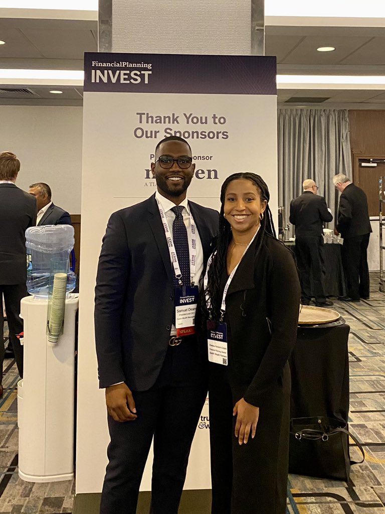 Chelsea_CFP's tweet photo. Check us out at the @finplan #FPINVEST !
Great seeing you @samuelsdeane ! https://t.co/XHeULZUw5B